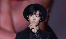 肖战爆料唐艺昕视频播放,引发网友热议