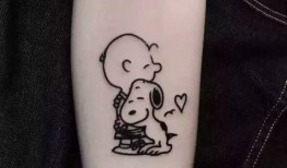 有个网红纹身吃瓜